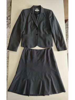 Calvin Klein Women's Gray Stretch Two-Piece Skirt Suit Size (10 & 8)